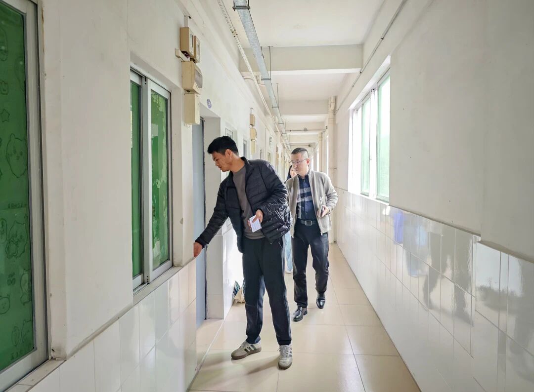 小宿舍里的大安全：校领导深入三水校区宿舍，暖心守护学子家园