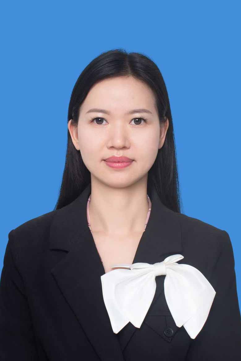 黄秋平校长助理